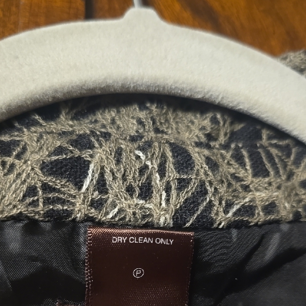 EUC Multiples Petite Large Blazer - Picture 5 of 11